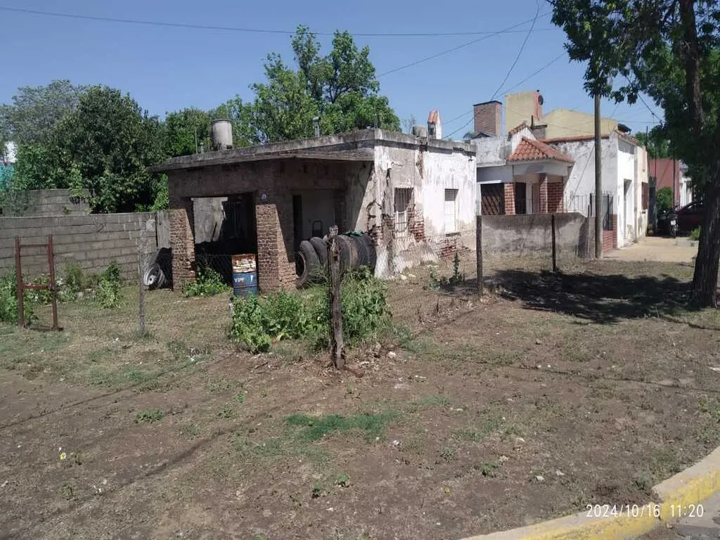 Propiedad esquina Santa Fe y Salta